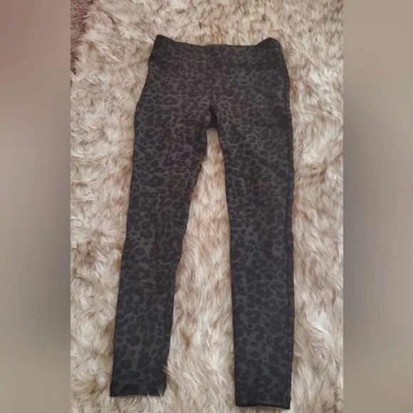 LOFT Animal Print Jegging Size L Jeggings Black Gray Leopard Knit Slim Stretch - Picture 1 of 6